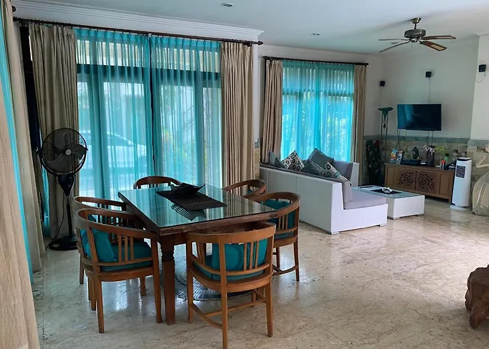 Largest In Royal C1 - Turquoise * Kuta (Bali)